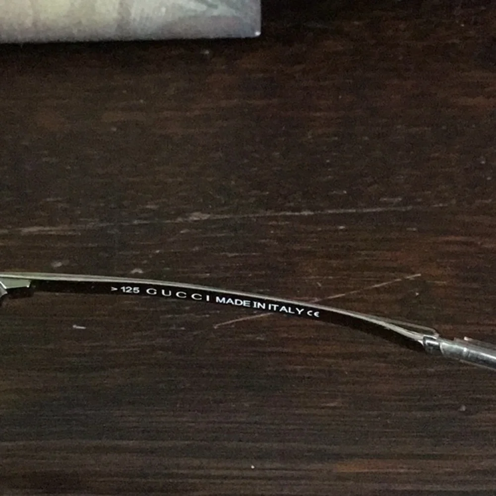 Gucci Glasses - Picture 4 of 7